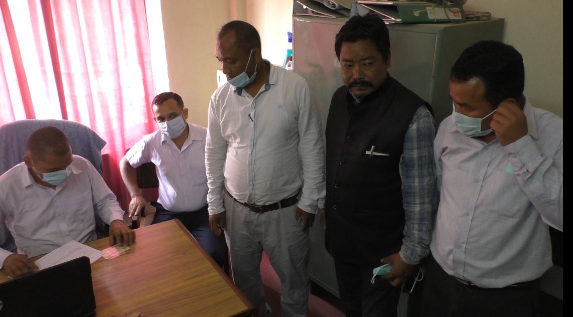 ओलीको गृहजिल्लामा सबैजसो जनप्रतिनिधि एमालेमै, ४ सय ९३ मध्ये सात जना मात्रै समाजवादीमा